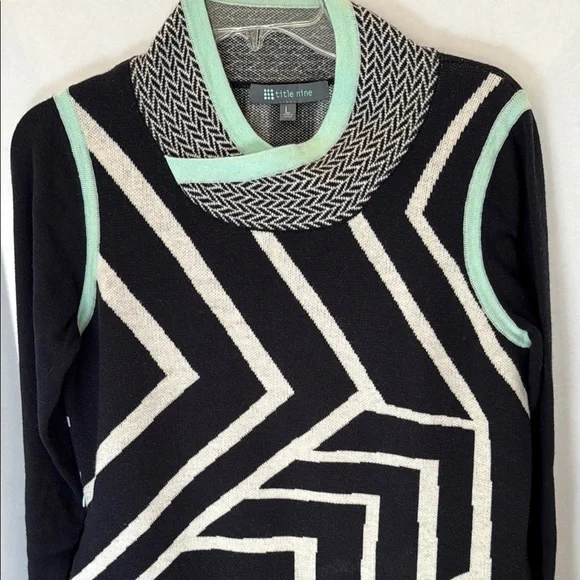 Title Nine Black and White Sweater tunic size Large - Picture 1 of 6